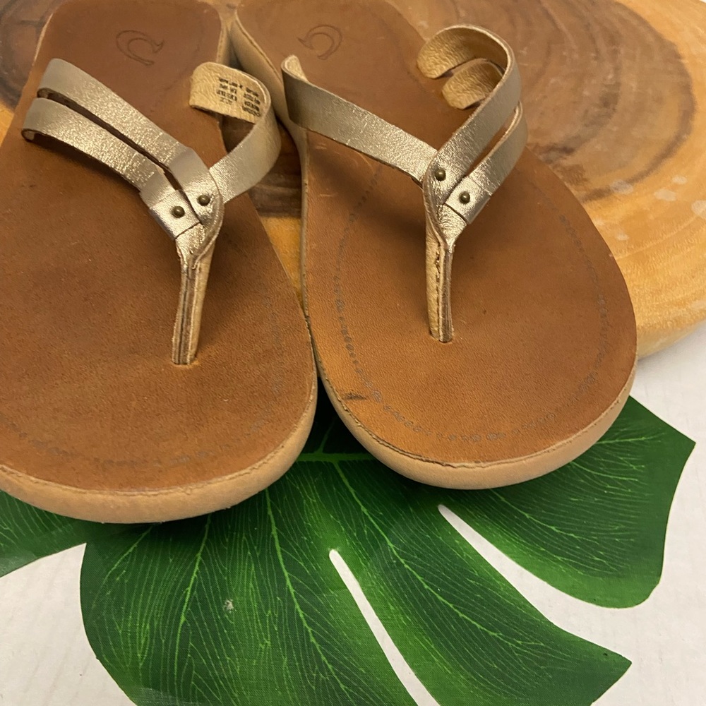 OluKai Gold Leather Flip Flip Thong Sandals - Picture 2 of 6
